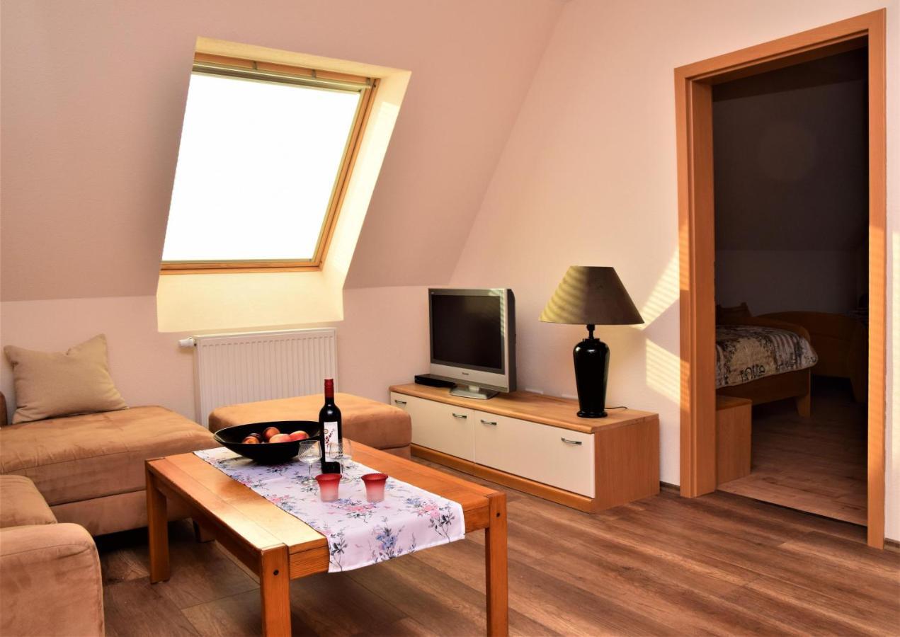 Ferienwohnung Anneliese Am Stadttor Hornbach Exteriör bild